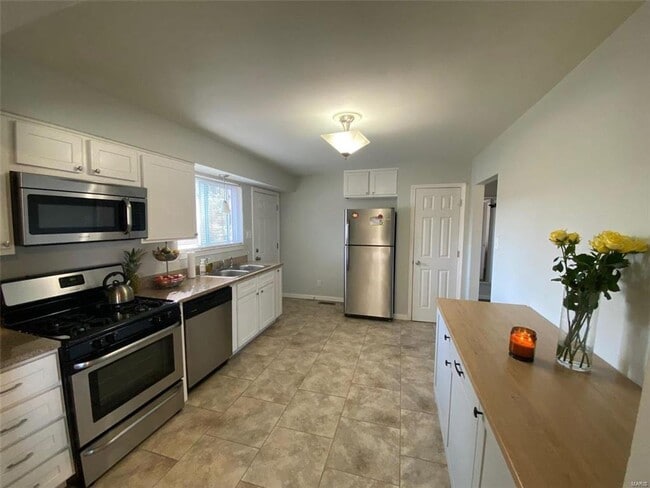 Building Photo - 7 Edgeworth Ave