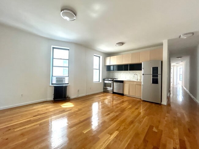 Building Photo - 605 W 137th St