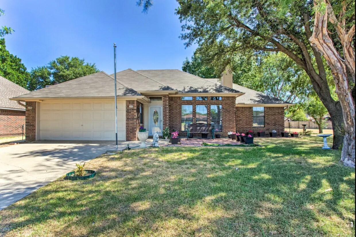 2900 Christopher Dr, Denton, TX 76209 House Rental in Denton, TX