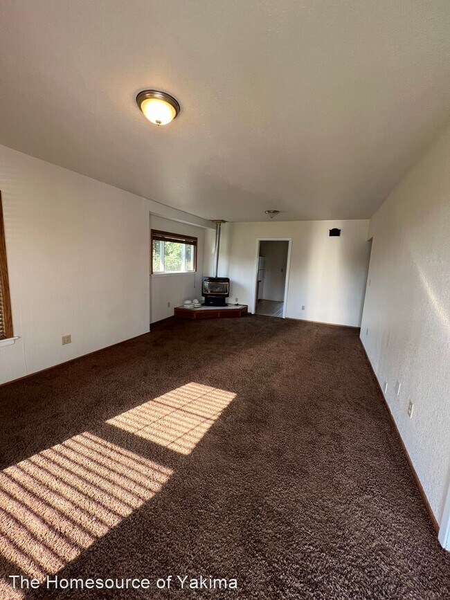 Foto del edificio - 3 br, 1 bath House - 904 Queen Ave