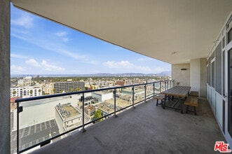 Building Photo - 3785 Wilshire Blvd