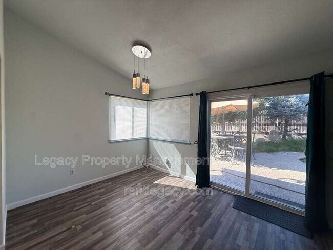 Foto del edificio - 4901 Adorn Ct