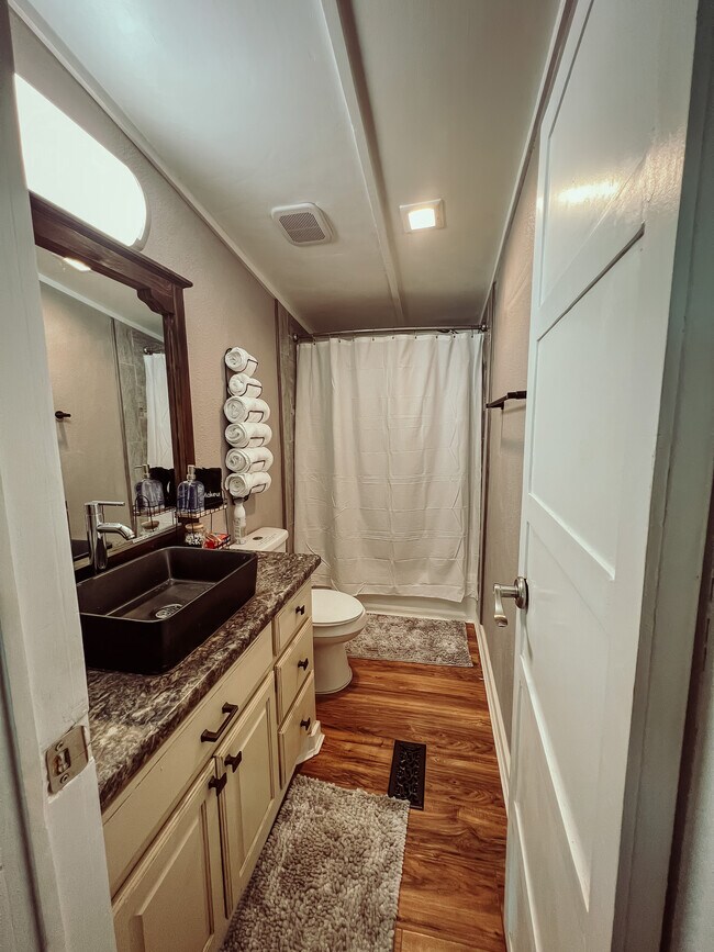 Building Photo - 150 Red Bluff Loop