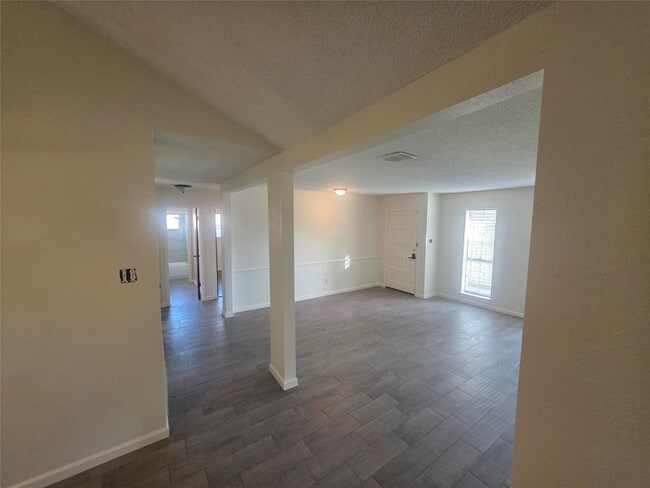 Building Photo - 11119 Sageburrow Dr