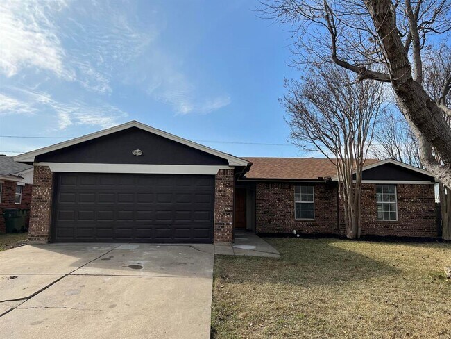 Building Photo - 626 Plainview Dr