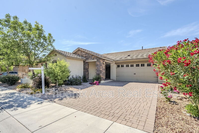 Primary Photo - 3947 E Constitution Dr
