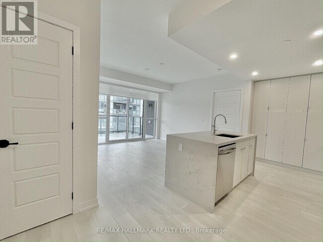 Building Photo - 415 Sea Ray Ave