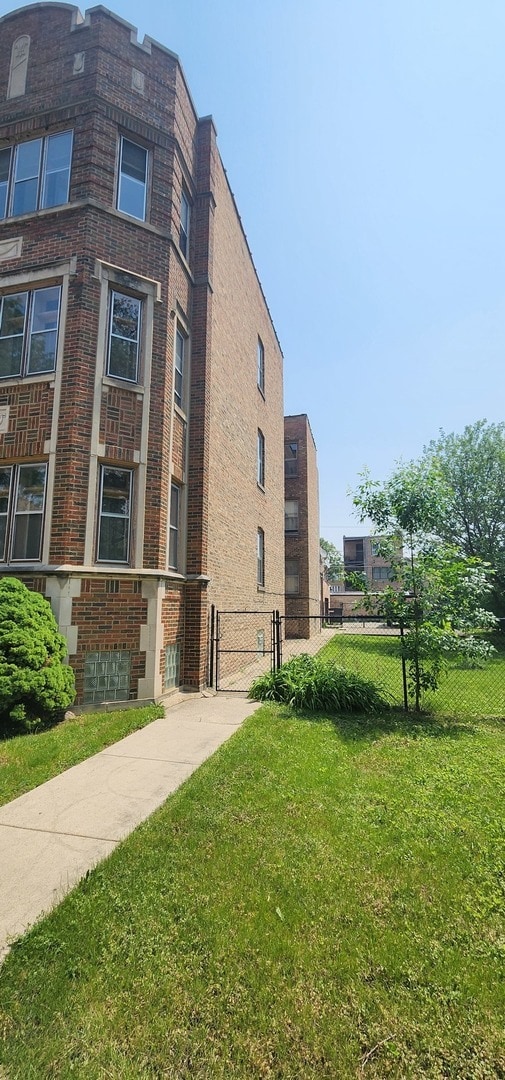 Building Photo - 9241 S Laflin St