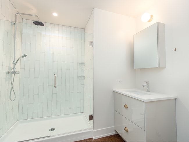 Building Photo - 25 E Adams St