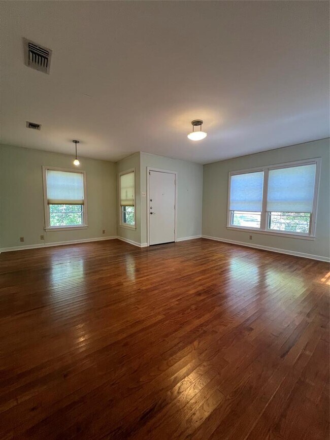 Foto del edificio - 1511 Romeria Dr