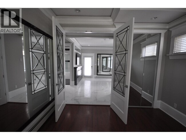 Building Photo - 7505 Kingsway