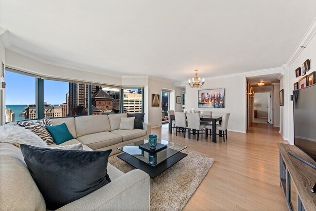 Building Photo - 100 E Huron St