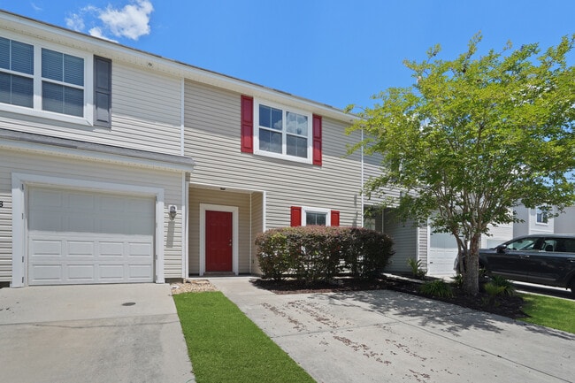 Building Photo - 10 Brown Thrasher Ct