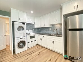 Building Photo - 15635 Simonds St