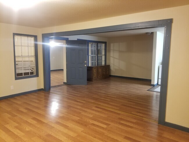 Foto del edificio - 1023 Rigsby Ave