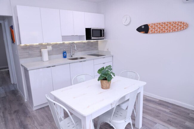 Foto del edificio - 1109 Douglas Rd