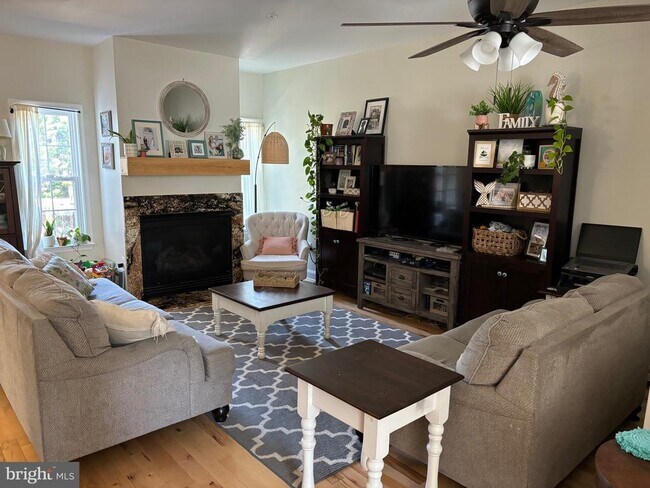 Building Photo - 48376 Sunburst Dr
