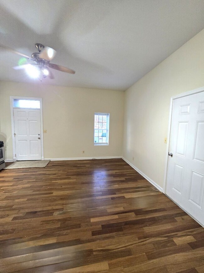 Foto del edificio - 401 S Eden St