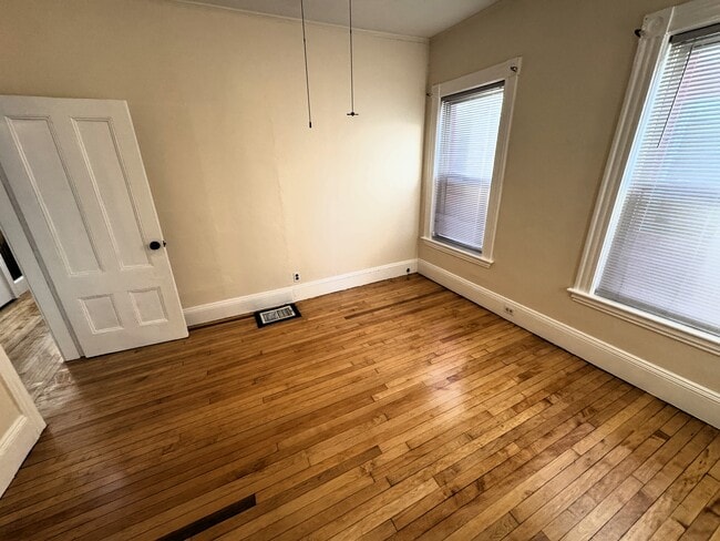 Foto del edificio - 377 Highland Ave