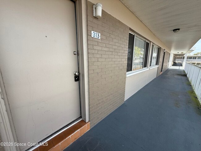 Foto del edificio - 800 N Fiske Blvd