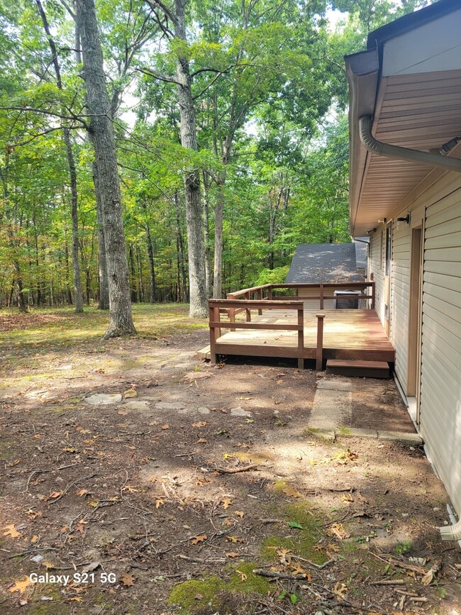 Building Photo - 214 Lakeshire Dr