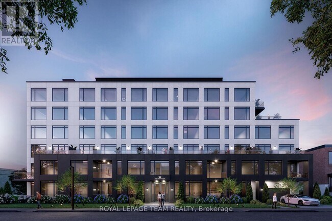 Building Photo - 398 Roosevelt Ave