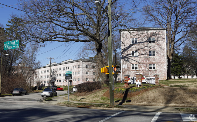 Foto del edificio - The Raleigh Apartments