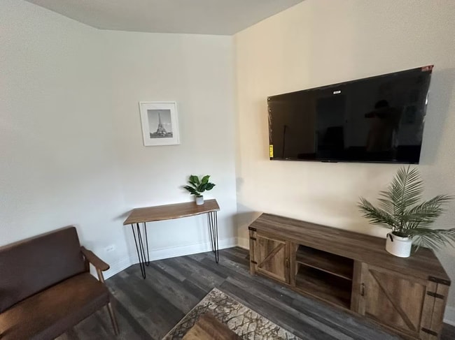 Foto del edificio - 2344 S Ridgeway Ave