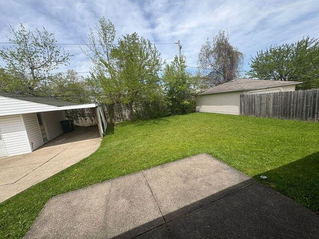 Building Photo - Cozy & Affordable Home in Maple Heights