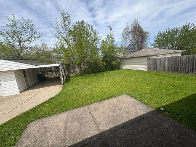 Foto del edificio - Cozy & Affordable Home in Maple Heights