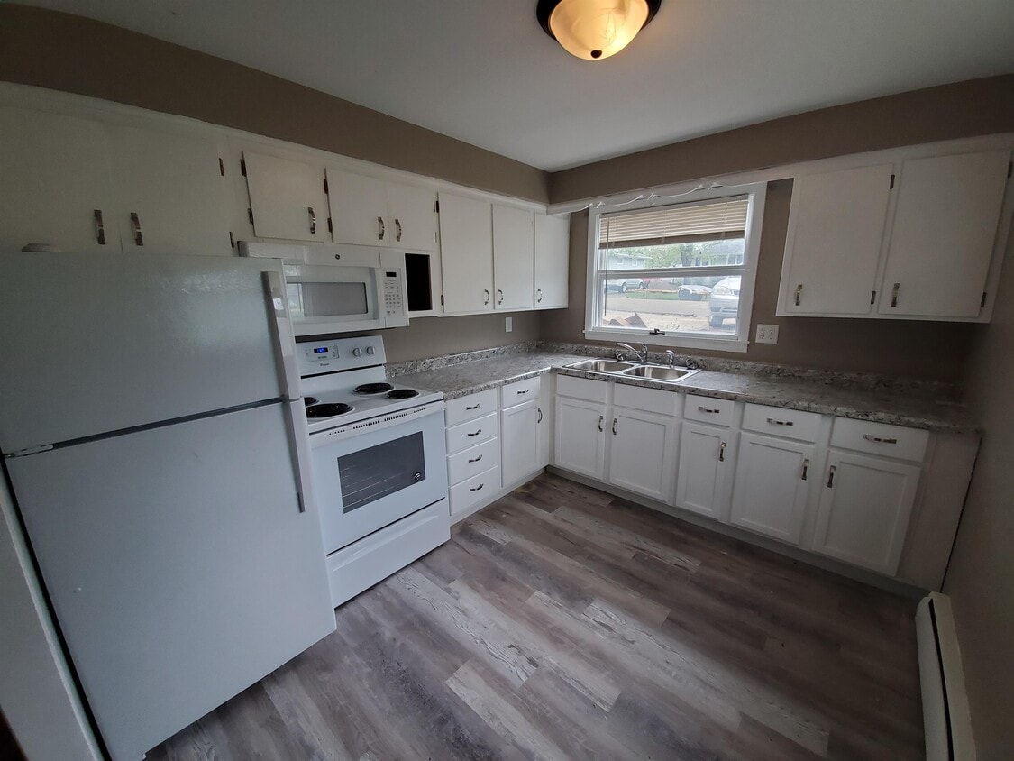 Primary Photo - 3523 21st Ave NW