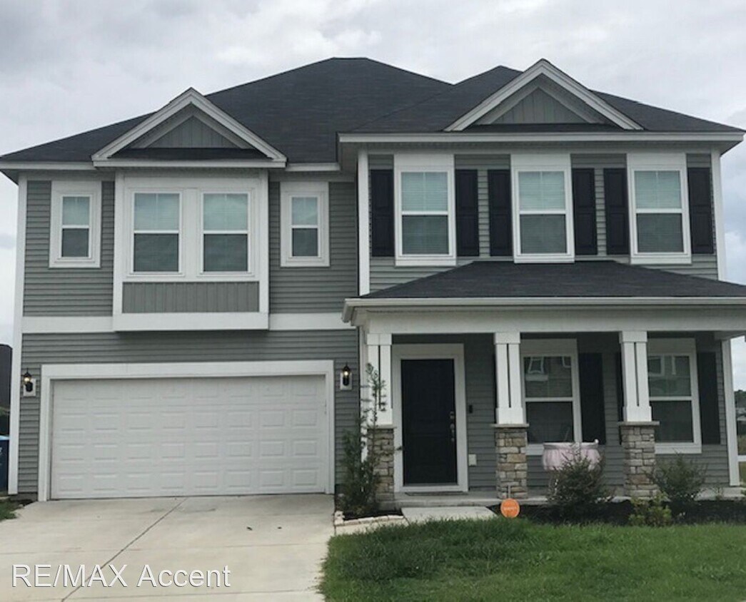 Primary Photo - 4 br, 2.5 bath House - 98 McCrady Drive