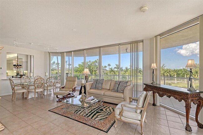 Foto del edificio - 3010 Grand Bay Blvd