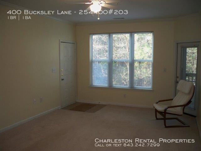 Building Photo - 400 Bucksley Ln
