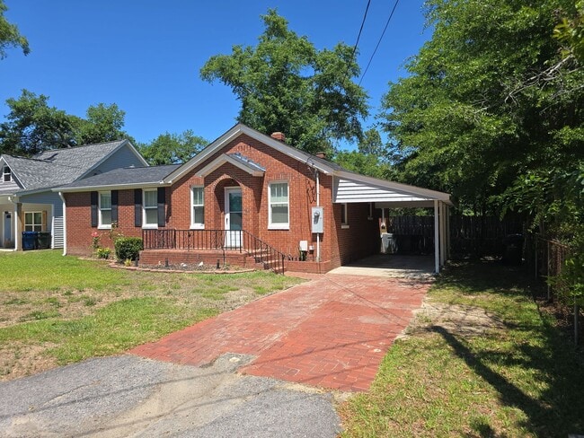 Building Photo - 3 bed 1 bath brick house In the Avenues