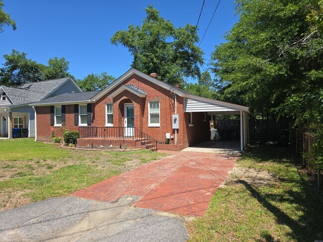 Foto del edificio - 3 bed 1 bath brick house In the Avenues
