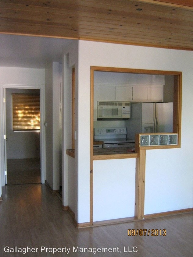 Primary Photo - 968 Miramonte Dr