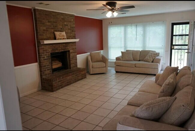Foto del edificio - 1412 Green Mountain Dr