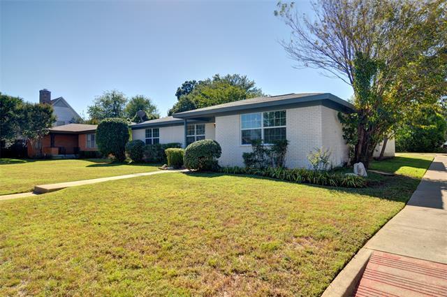 Building Photo - 3700 Jeanette Dr