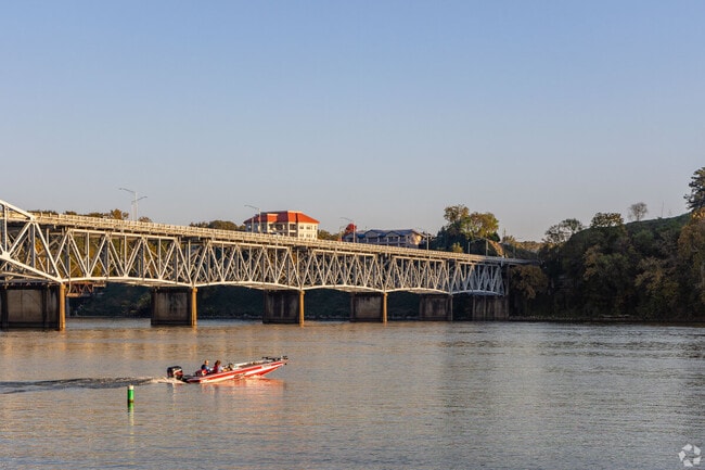 Boat lovers can cast off on the Tennessee River all year round in Florence.