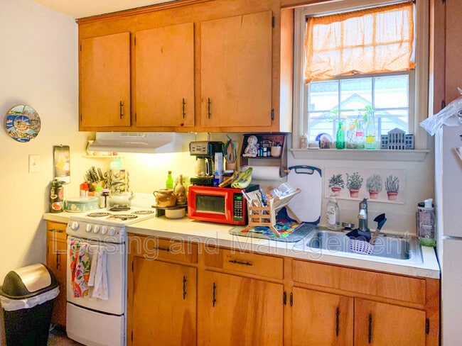 Photo - 132 Logan St Apartment