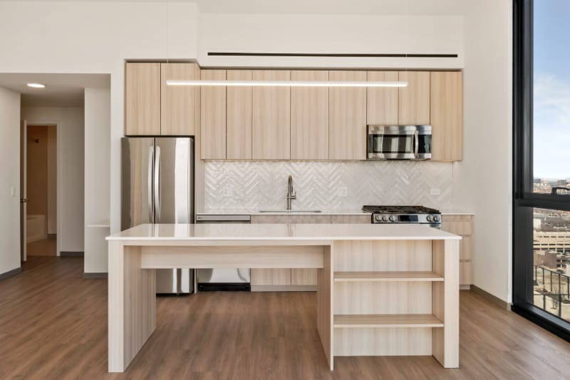 Primary Photo - 512 S Damen Ave