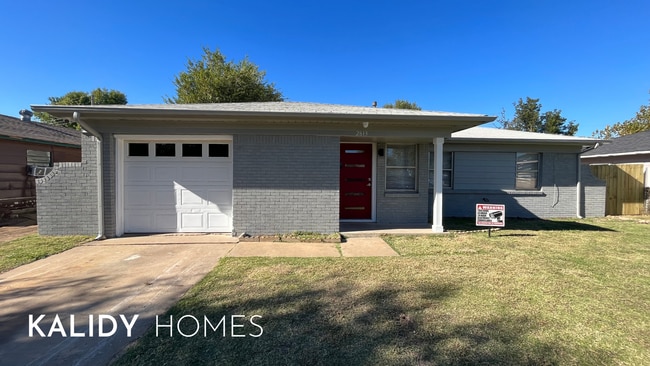 Building Photo - 2813 SW 62nd St