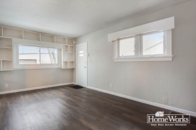 Foto del edificio - 1009 N Merrifield Ave