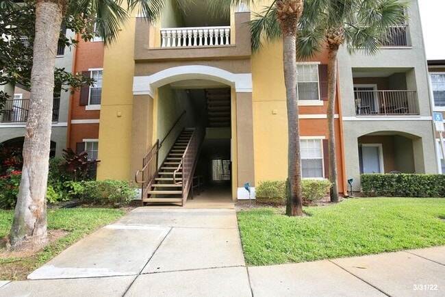 Building Photo - Beautiful 2/2 Condo Located in Crest at Wa...