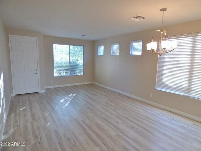 Foto del edificio - 17620 W East Wind Ave
