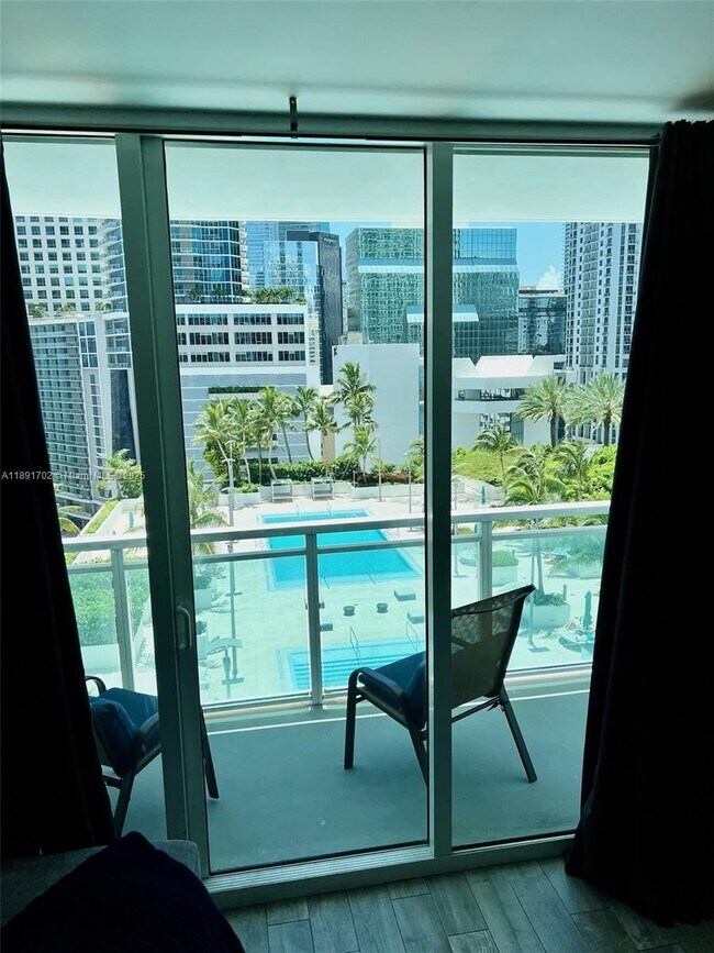 Building Photo - 950 Brickell Bay Dr