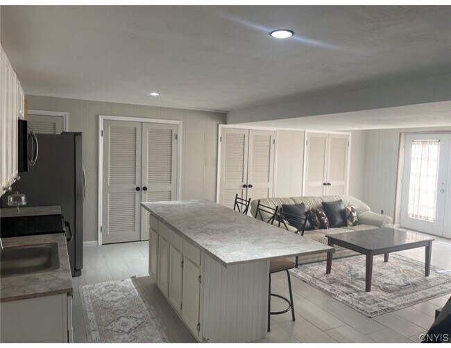 Foto del edificio - 7390 Barberry Ln