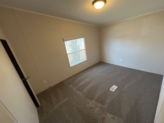 Foto del edificio - 210 N Walnut St