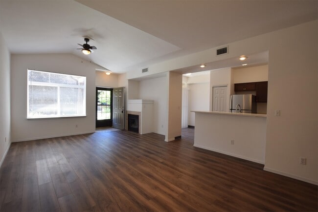 Building Photo - 6450 Silver Mesa Dr